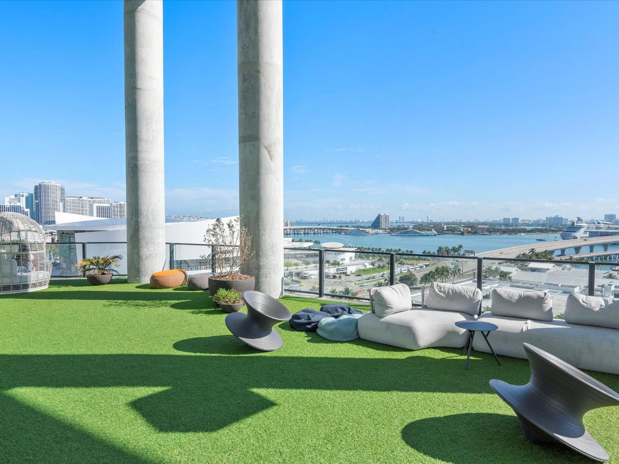 Apartment Mvr - Swim Relax & Enjoy Jaw-dropping Views *
